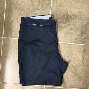 Men's Navy Shorts Tommy size 36  like new condition good for summer